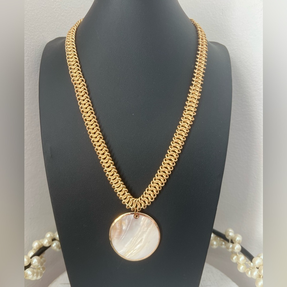 Barb Clawson Designs Mother of Pearl Matte Gold Chain Necklace 24” D12